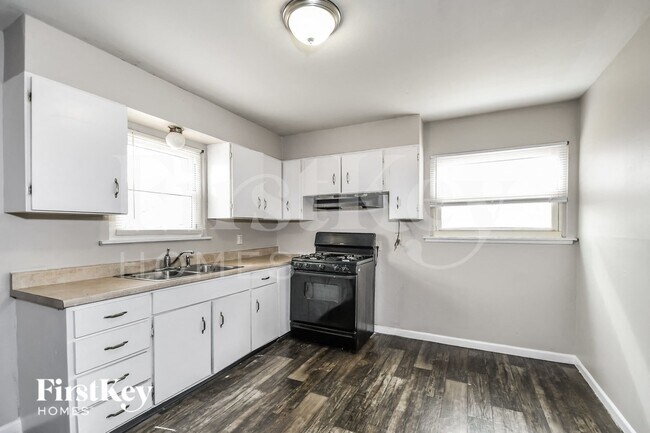 Foto del edificio - 2130 Grants Pkwy