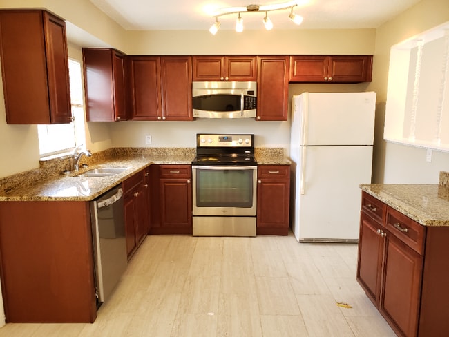 Foto del edificio - 5725 Cardinal Guard Ave