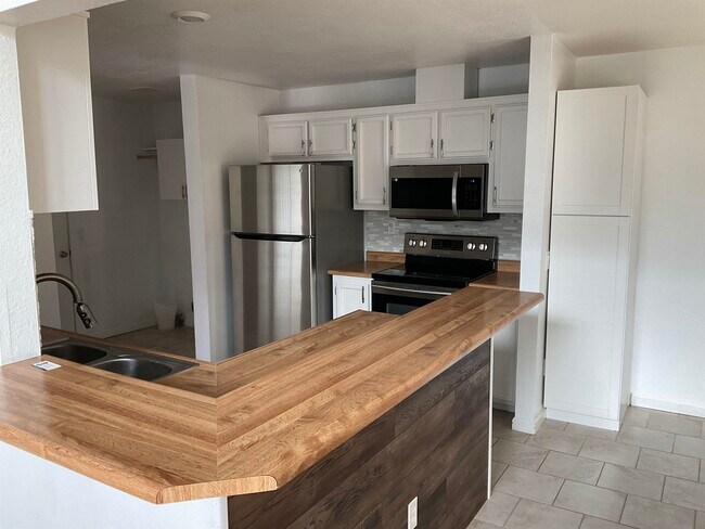 Foto del edificio - 354 Hazelnut Ln