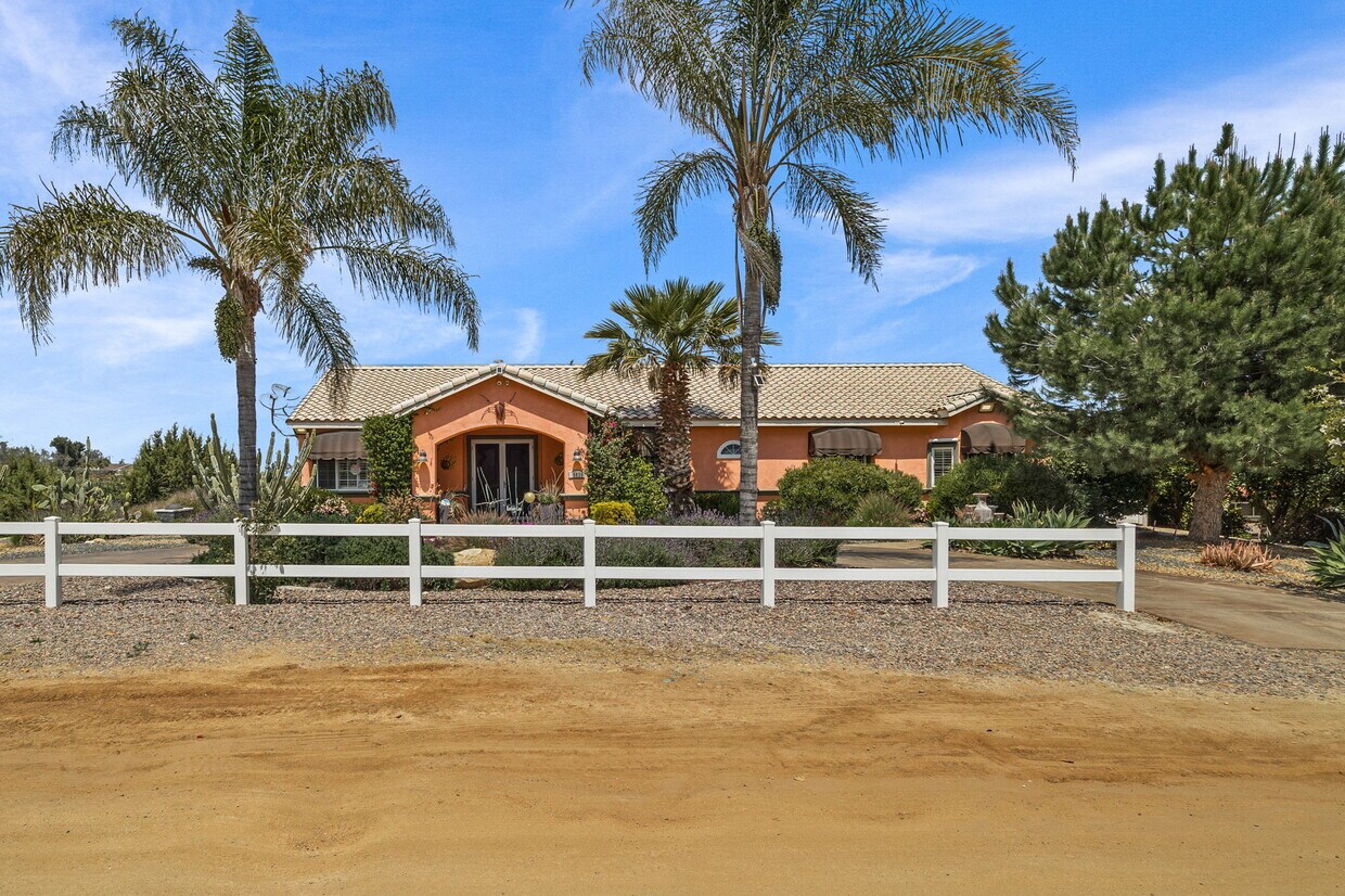 Foto principal - 15830 Rawhide Ln