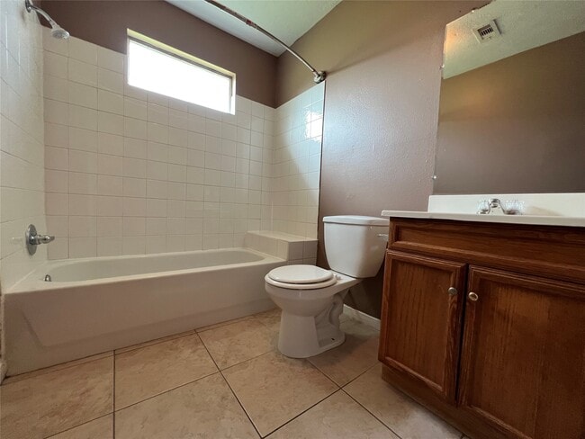 Building Photo - 5603 Madison St