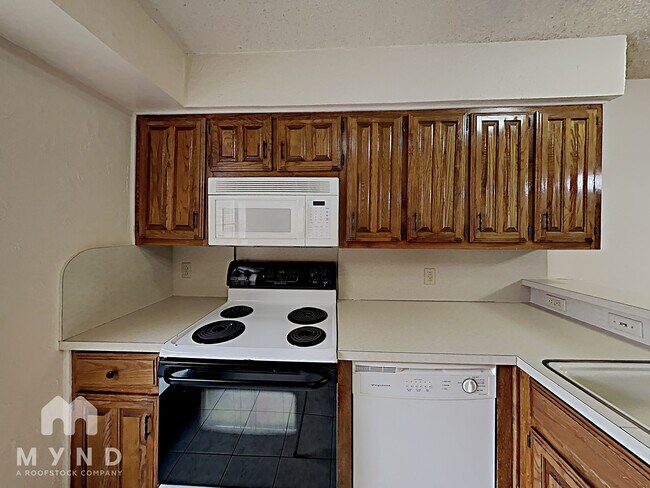 Foto del edificio - 4211 Spring Meadow Ln