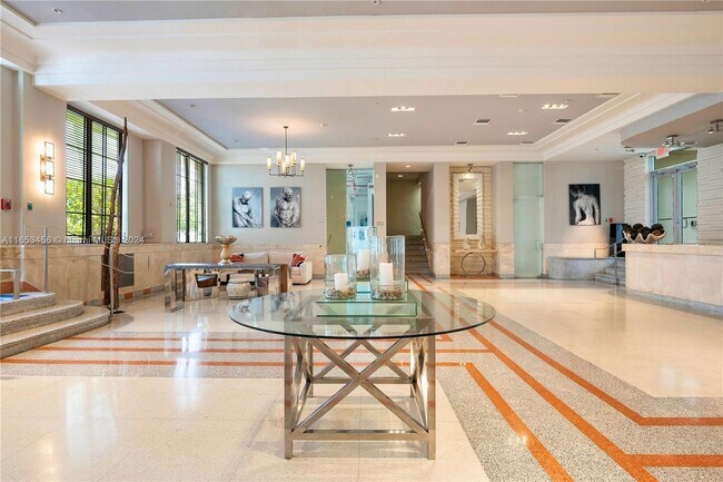 Vestíbulo elegante - 435 21st St