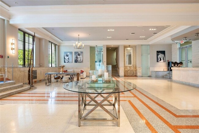Elegant Lobby - 435 21st St