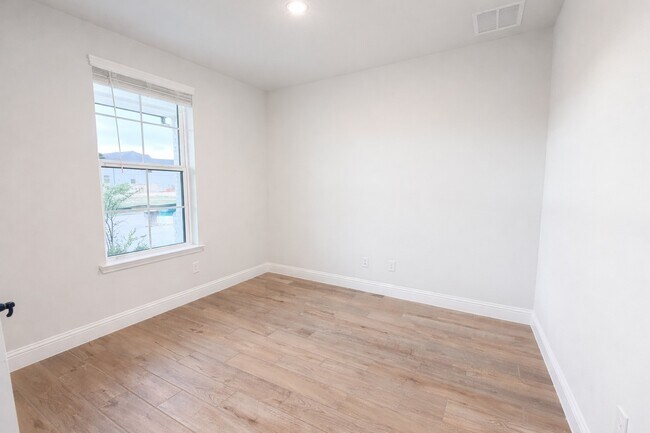 Foto del edificio - 2307 Birch View Ln