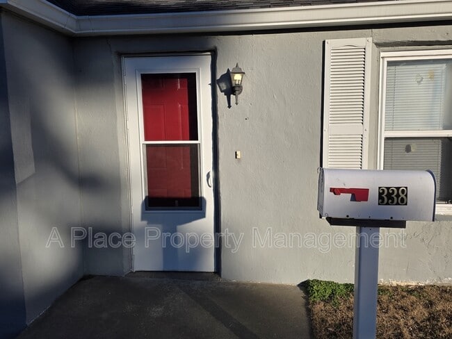 Foto del edificio - 338 La Motte Ln