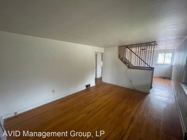 Foto del edificio - 3 br, 2 bath House - 323 Nelbon Ave
