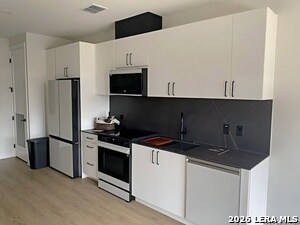 Foto del edificio - 634 Central Pkwy