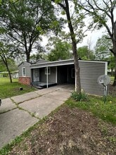 Building Photo - 106 Circle Dr