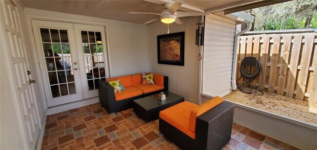Foto del edificio - 5106 Gainesville Dr