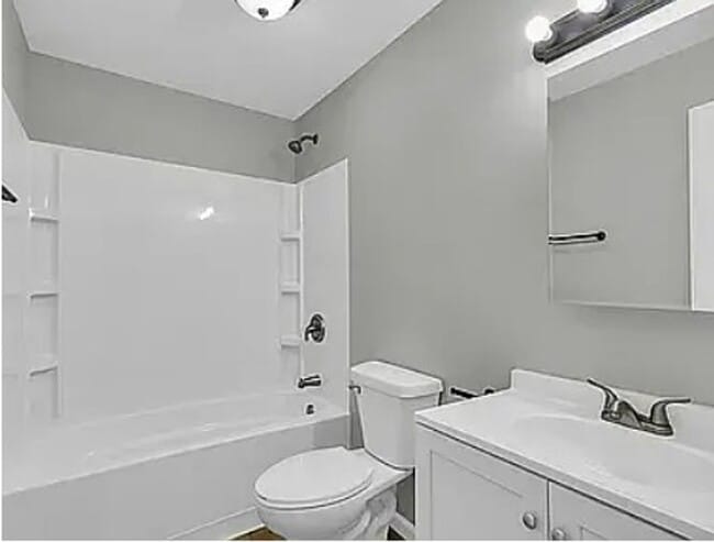 Building Photo - Two bedroom, one bath duplex in Urbana. Co...
