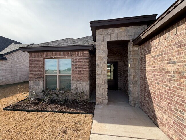 Foto del edificio - MOVE IN SPECIAL!! - Brand New Spacious 4-bedroom, 2-bathroom Wolfforth Haven