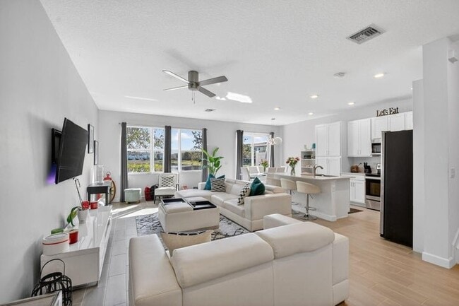 Building Photo - 4790 Navali Dr