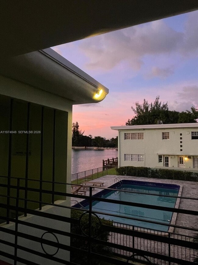 Building Photo - 8600 Byron Ave