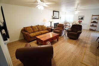 Building Photo - 2791 Okeechobee Dr
