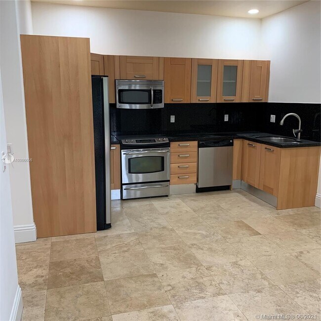 Building Photo - 3268 SW 25th Terrace