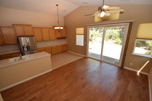 Building Photo - 2067 Horseshoe Glen Cir