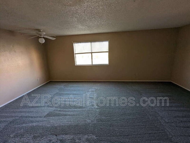 Foto del edificio - 8155 E Roosevelt St