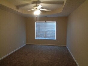 Building Photo - 804 Starglen Ct