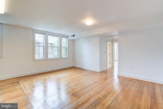Building Photo - 1575 Spring Pl NW