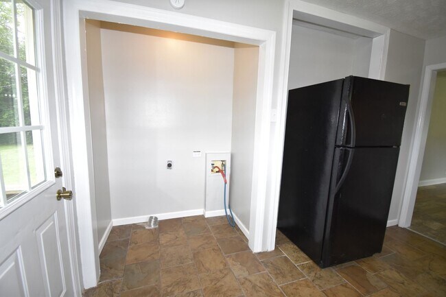 Foto del edificio - Renovated 2 Bedroom Pet Friendly Home For Rent!