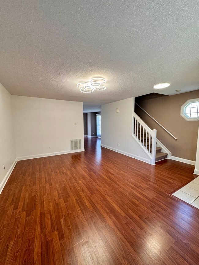 Foto del edificio - Townhouse for Rent in Liberty Square