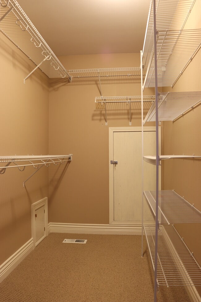 Building Photo - 5194 Spoonbill Ln