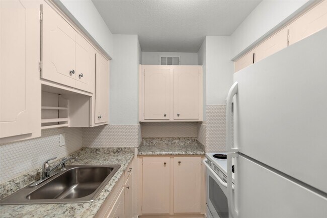 Foto del edificio - 2229 Mimosa Dr