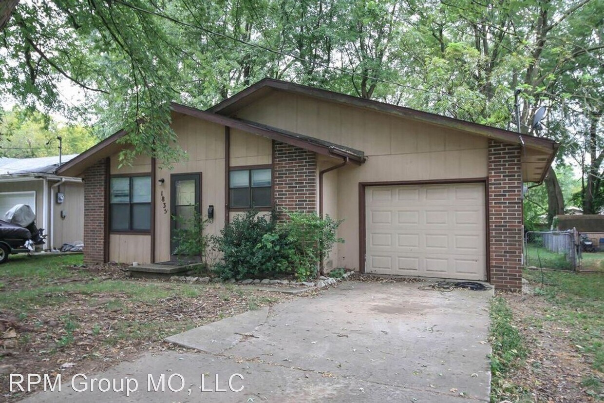 Primary Photo - 3 br, 1.5 bath House - 1835 N. Drury Ave.