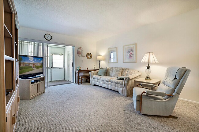 Building Photo - 2703 Dudley Dr W