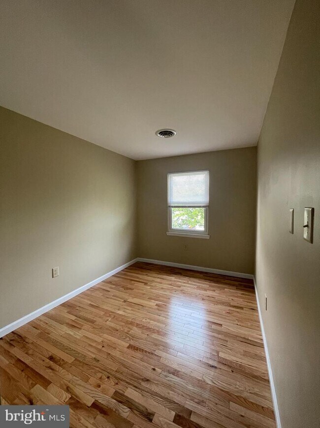 Foto del edificio - 1167 Ravenwood Rd