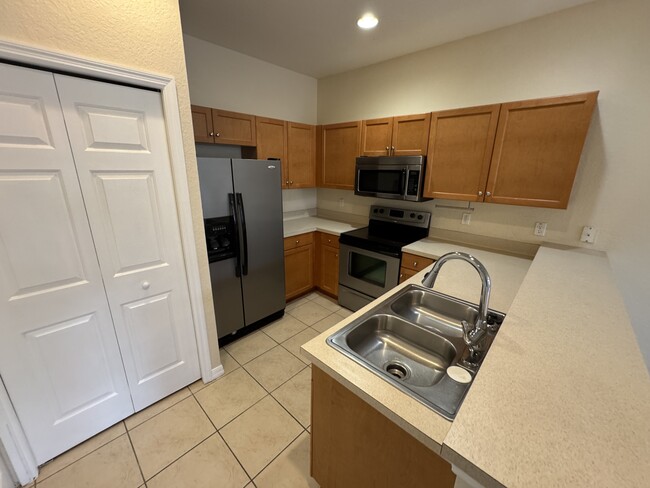 Building Photo - 1562 Cumin Dr