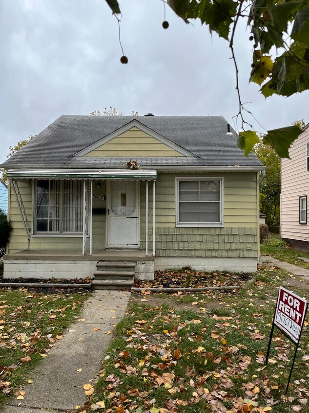 Foto principal - 26916 Andover St