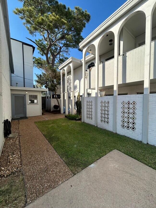 Foto del edificio - 2318 Dorrington St