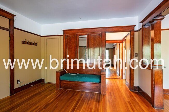 Photo - 234 E 100 S Apartment