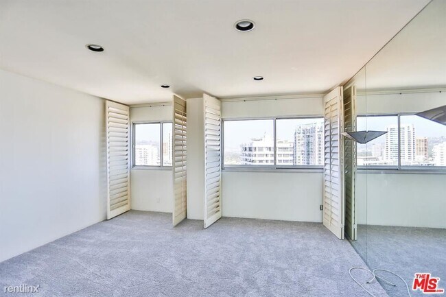 Building Photo - 10701 Wilshire Blvd