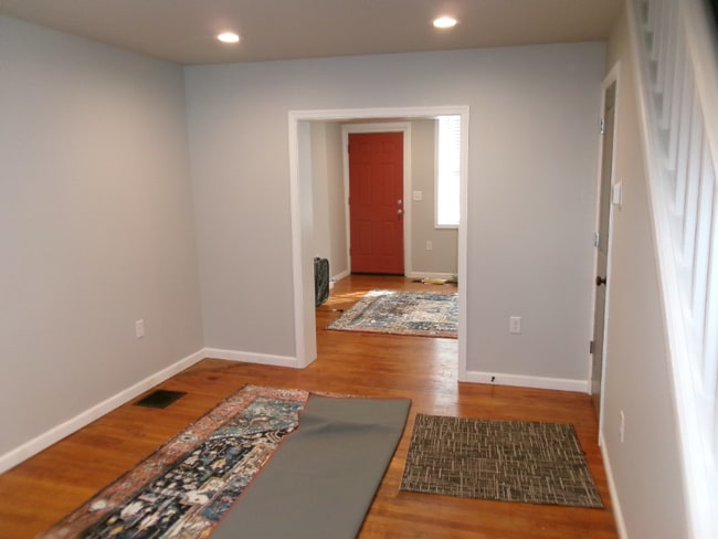 Building Photo - 517 Manor St