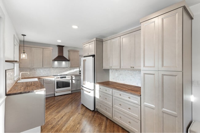 Photo - 1607 Riverside Dr (Nashville, TN) House