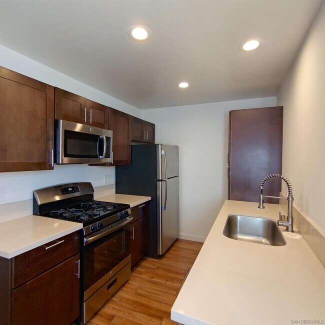 Building Photo - 1456 Rosecrans St