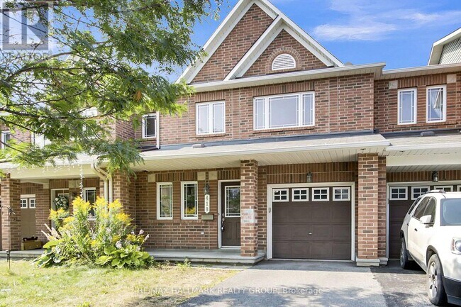 Building Photo - 418 Temiskaming Crescent