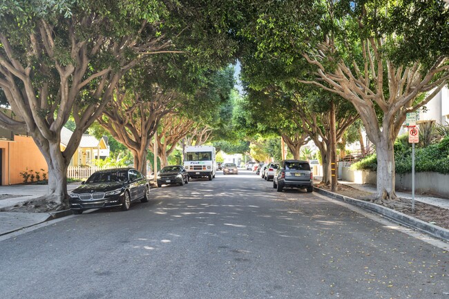 Foto del edificio - Pacific Apartments