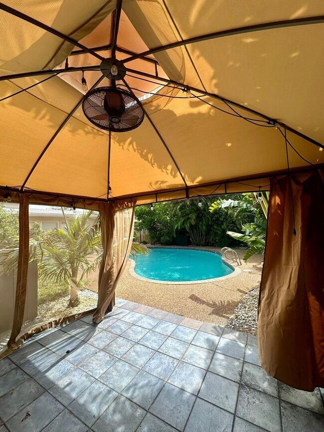 Building Photo - 51 NE 49th St