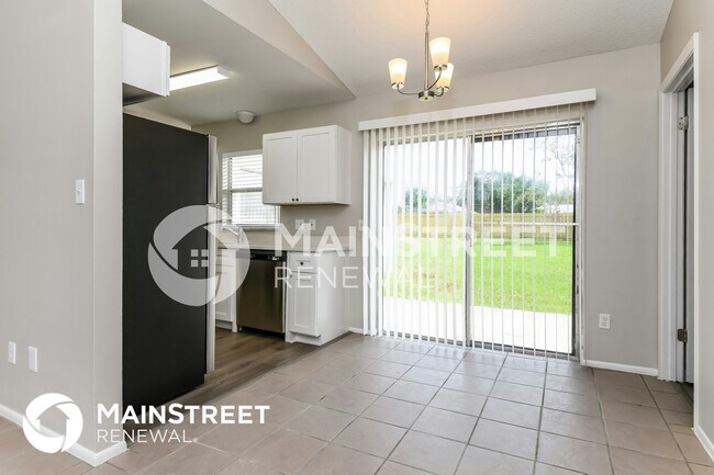 Foto del edificio - 3243 Knightsbridge Rd