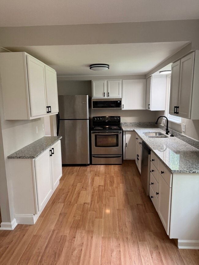 Building Photo - 1293 Deblin Dr