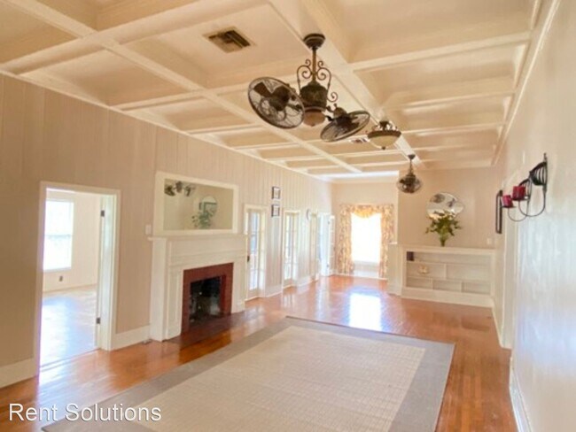 Building Photo - 4 br, 3 bath House - 11212 Fort King Rd