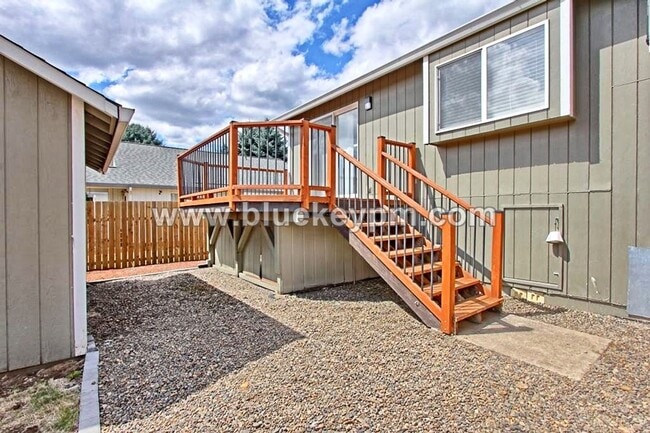 Foto del edificio - 4 Bed, 2 Bath Home in Well Established Nei...