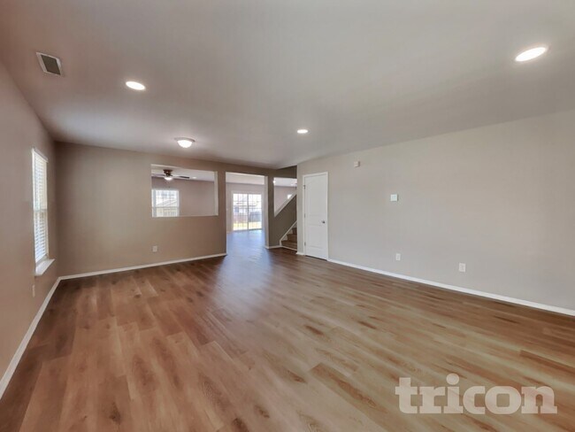 Building Photo - 514 Kerriann Ln