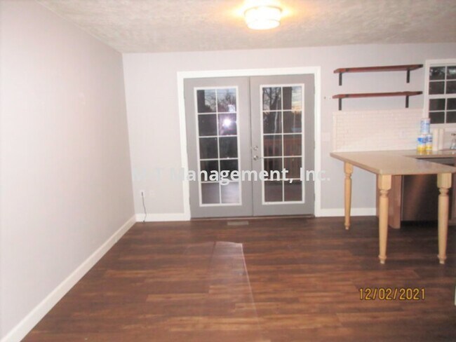 Foto del edificio - South Hill 3 br/2 bath remodeled house + F...
