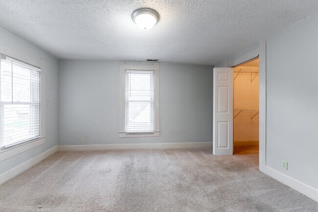 Foto del edificio - 1603 Woodlawn Ave