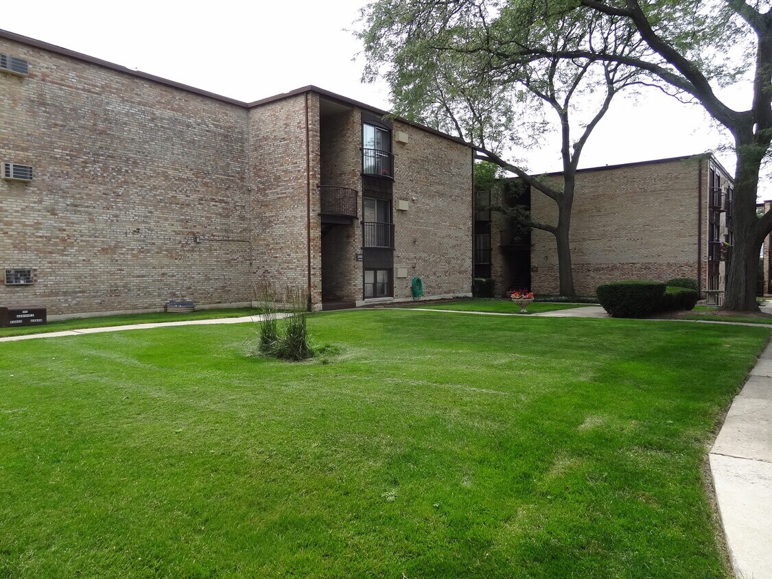 Foto principal - 1930 Cherry Ln